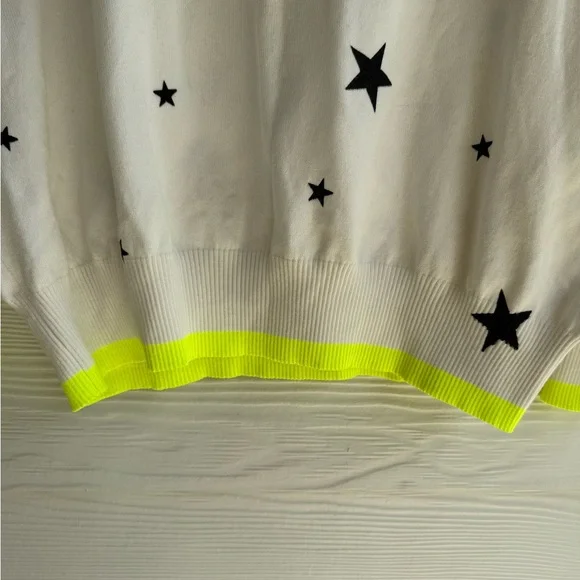 Aqua Women Star Sweater White Yellow Neck 78$ Medium - Picture 7 of 10